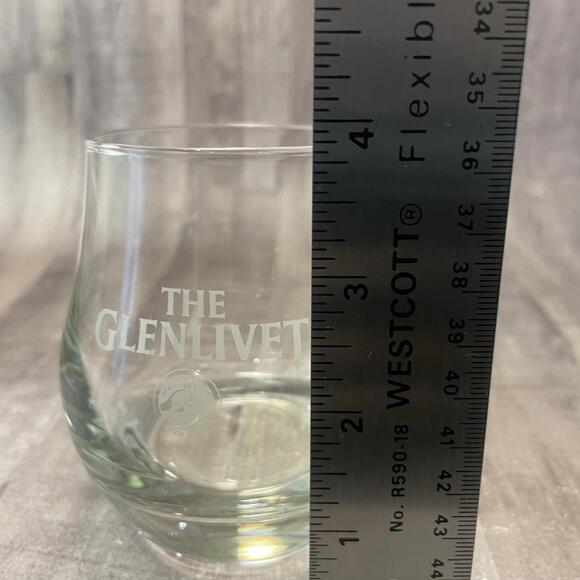 The Glenlivet Single Malt Scotch Nosing Glass Whiskey Bourbon Etched EUC - Picture 7 of 9